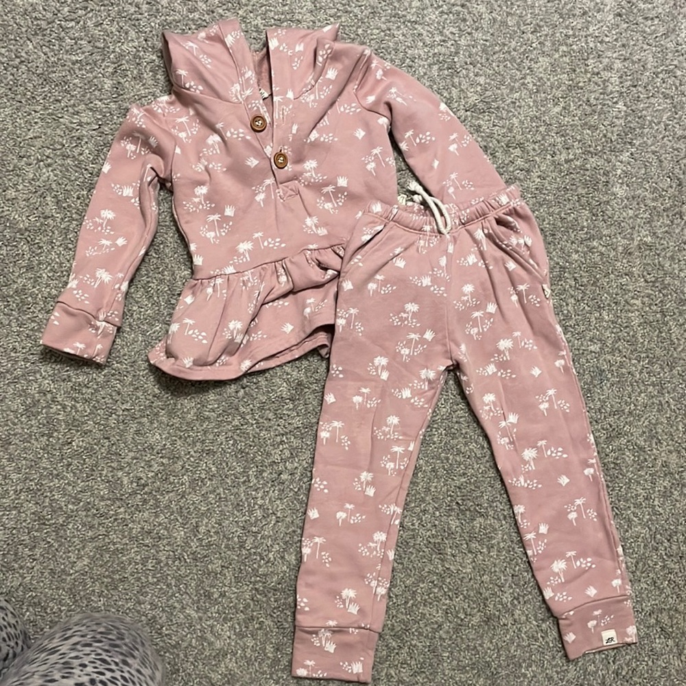 Lulu and Roo set